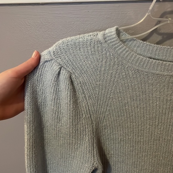 light blue sweater - Picture 2 of 4